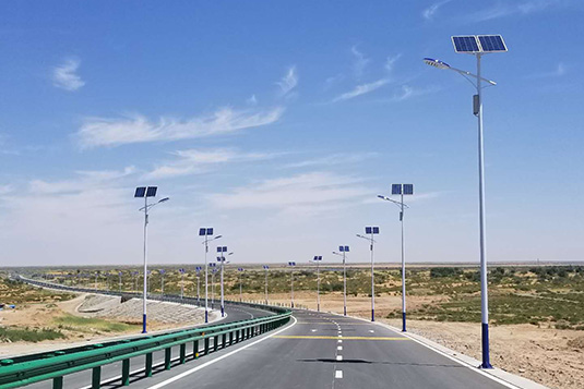 甘肃武威市100瓦大功率太阳能路灯